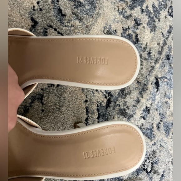 Like new white heeled sandals - Picture 4 of 9